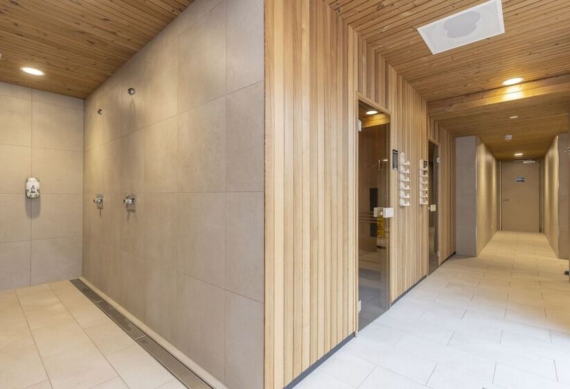 Fletcher Familiehotel De Hunzebergen