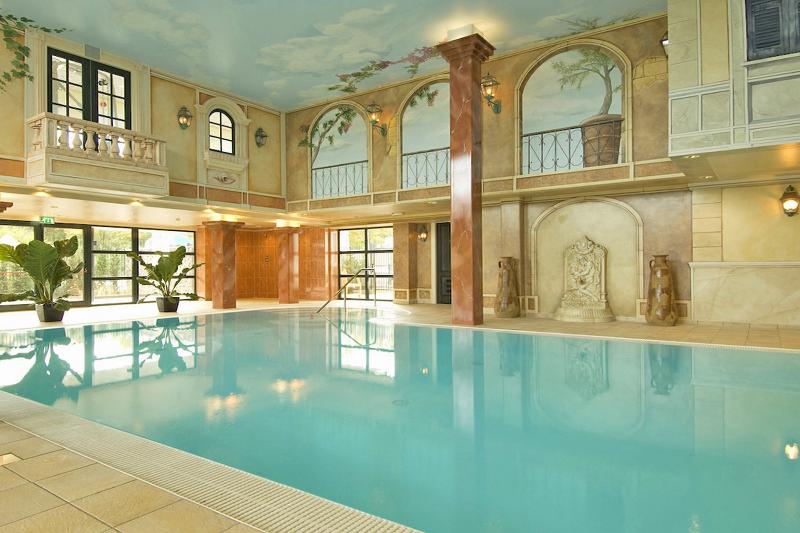 Fletcher Familiehotel De Hunzebergen