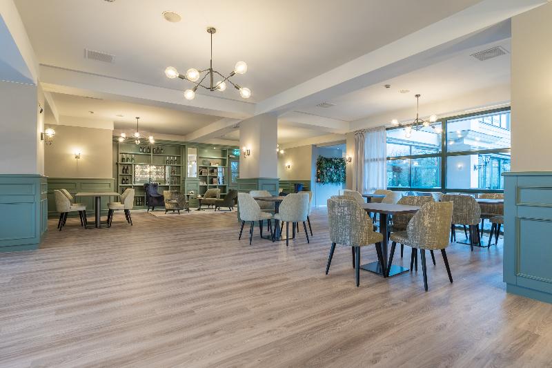 Fletcher Familiehotel De Hunzebergen