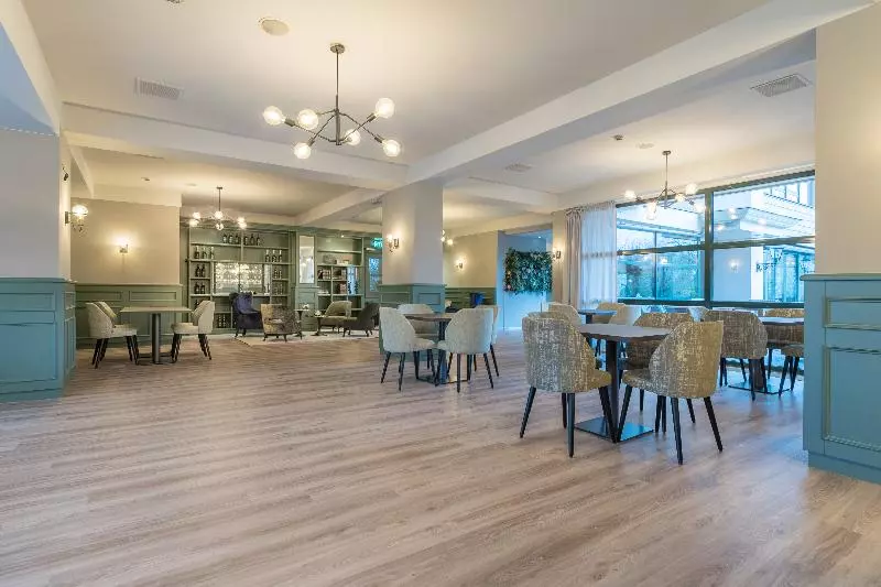 Fletcher Familiehotel De Hunzebergen