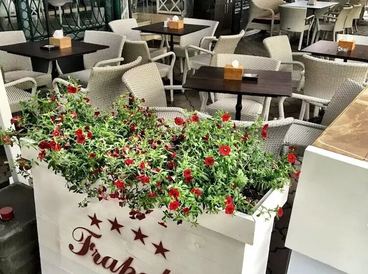 Frapolli Hotel On Deribasivska Street