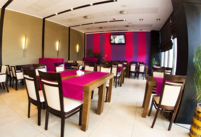 בית מלון כפרי Hotton