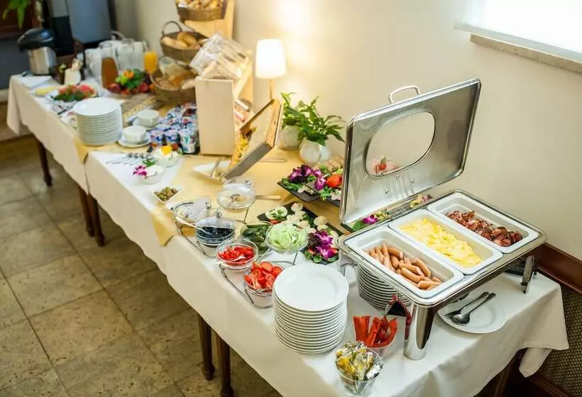 Отель Pod Złotą Różą