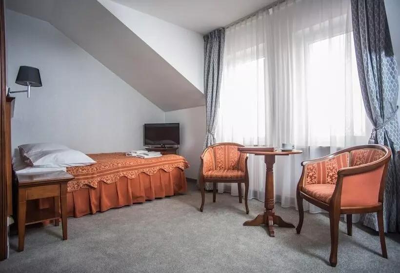 Отель Pod Złotą Różą