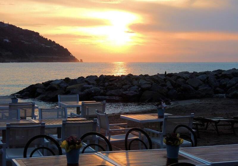 בית מלון כפרי Riviera Dei Fiori