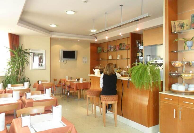 בית מלון כפרי Riviera