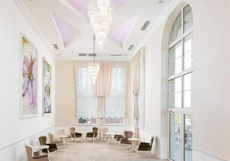 Отель Tresor Le Palais