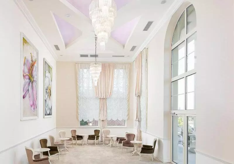 Отель Tresor Le Palais