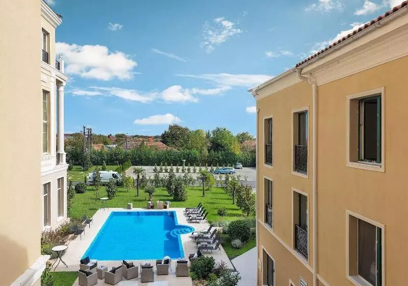 Отель Tresor Le Palais