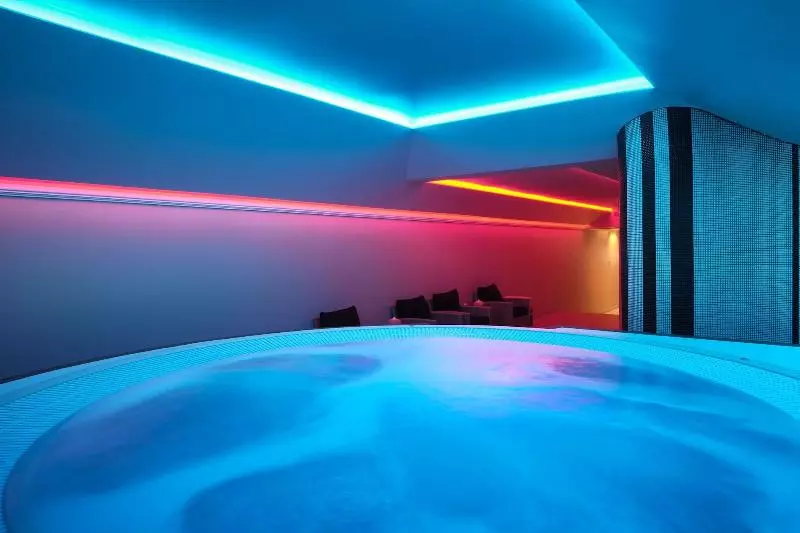 Отель Tresor Le Palais