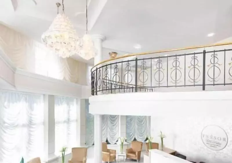 Отель Tresor Le Palais