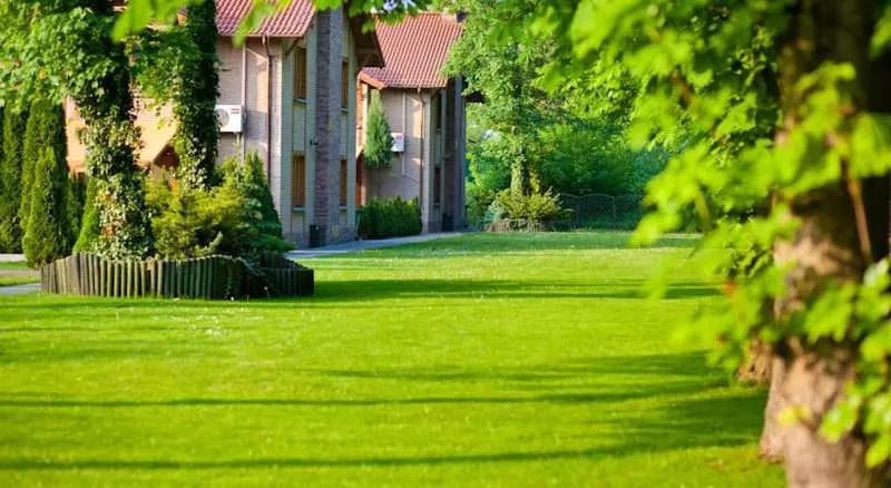 בית מלון כפרי Villa Park Med. & Spa