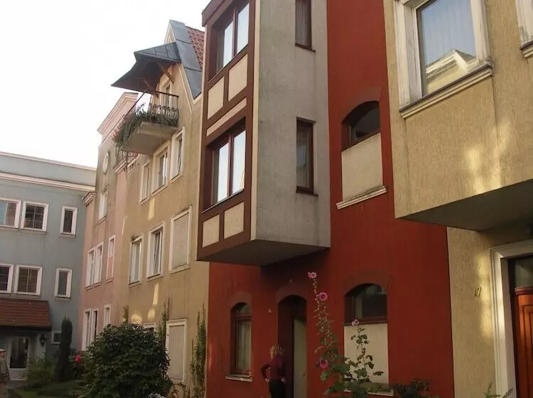 בית מלון כפרי Willa Biala Lilia Old Town