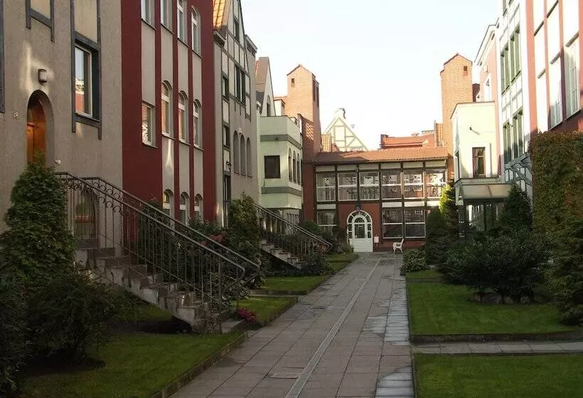 בית מלון כפרי Willa Biala Lilia Old Town