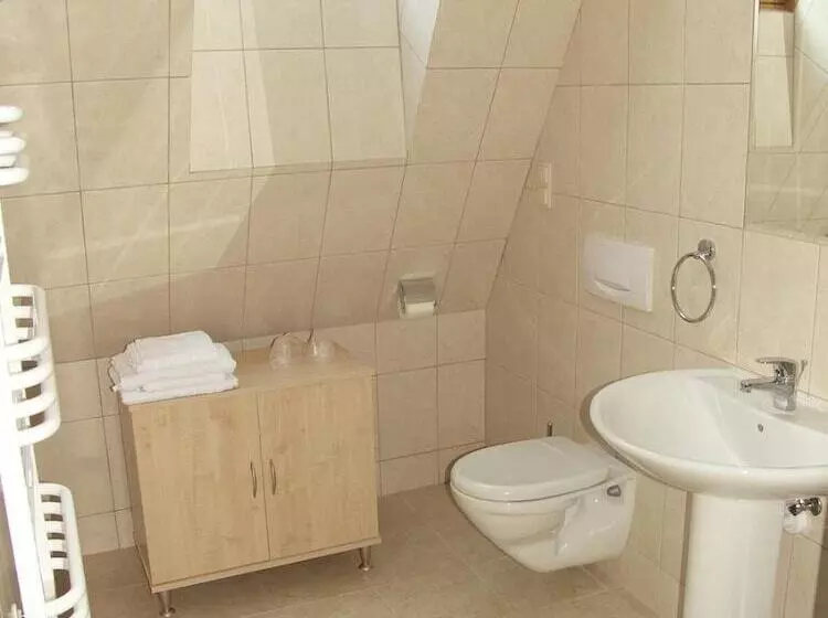 בית מלון כפרי Willa Biala Lilia Old Town