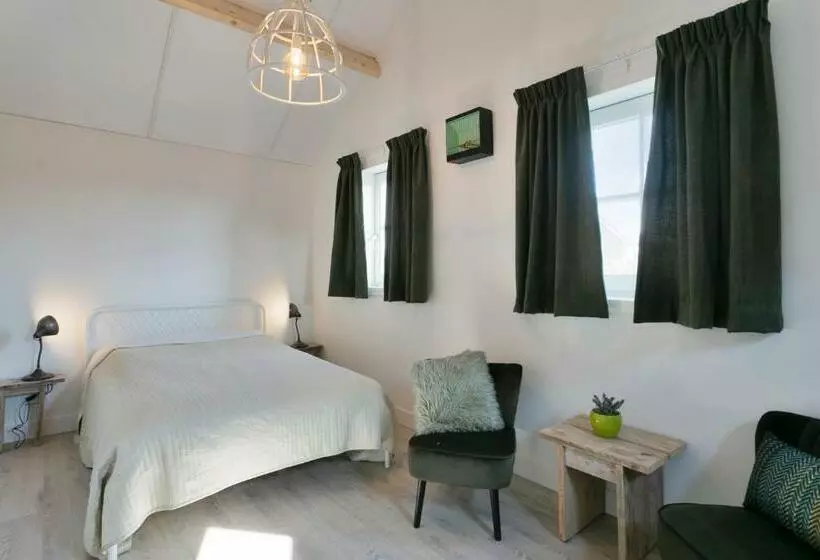 ベッドアンドブレックファースト Bed En Breakfast Donna