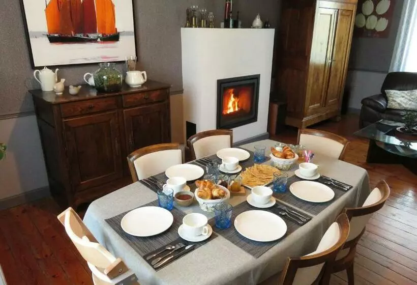 Aamiaismajoitus (B&B) Maison D’hôtes Kergiquel