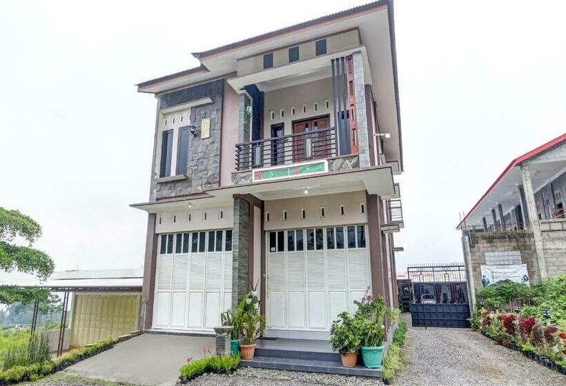 בית מלון כפרי Reddoorz At Jalan Dieng 3