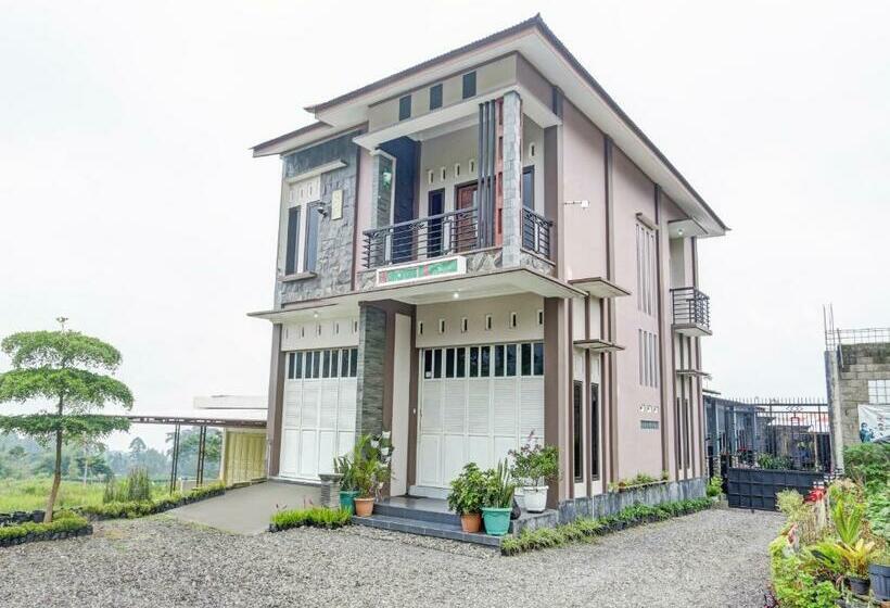 בית מלון כפרי Reddoorz At Jalan Dieng 3