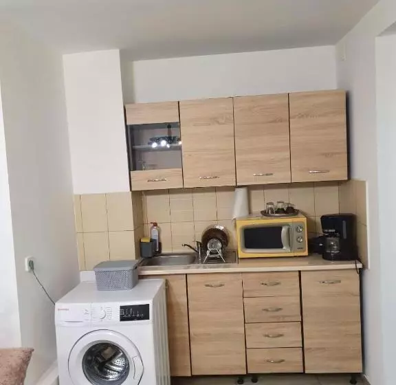 Majatalo Ayana Central House