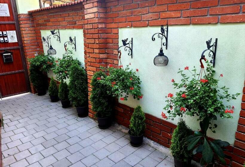 پانسیون Brother S House