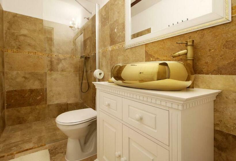 پانسیون Brother S House