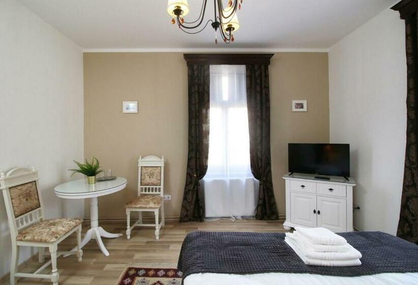 پانسیون Brother S House