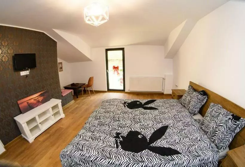 Majatalo Ayana Central House