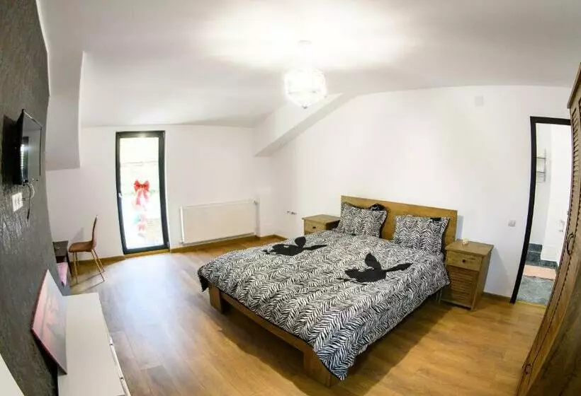 Majatalo Ayana Central House