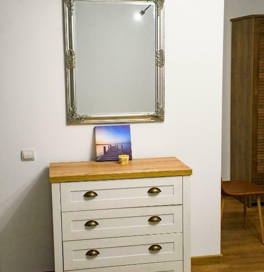 پانسیون Ayana Central House