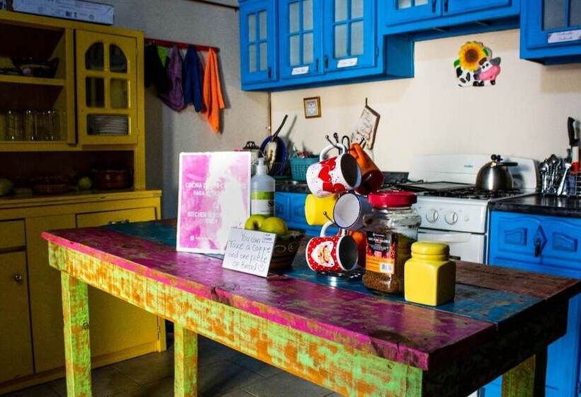 پانسیون Hostal Iká