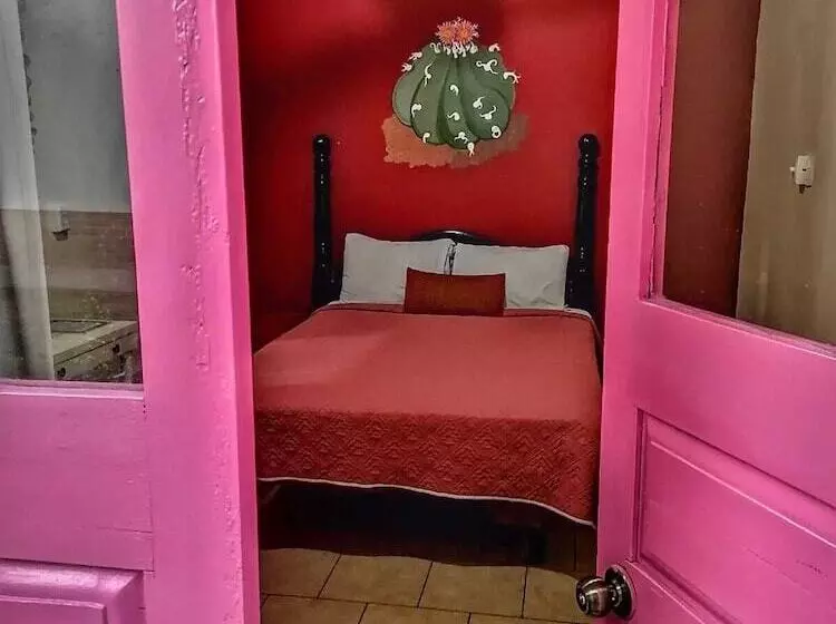 پانسیون Hostal Iká