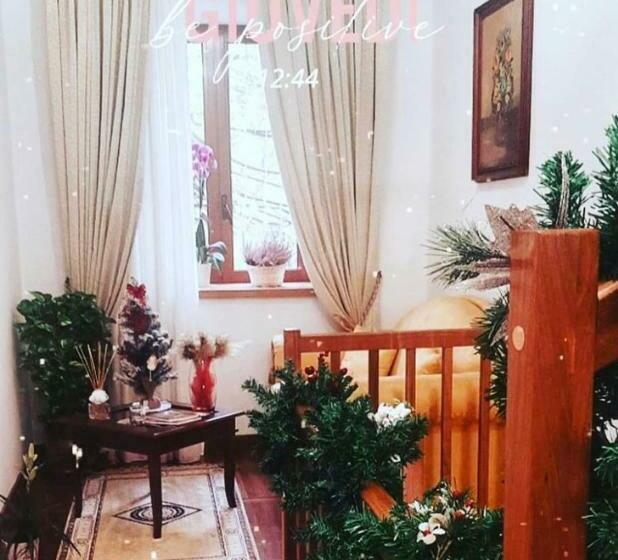 פנסיון Serena Rooms