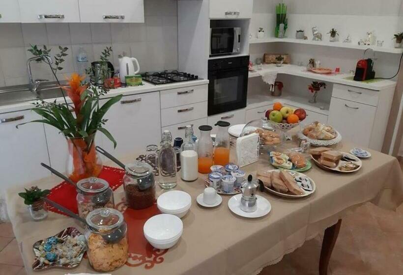 פנסיון Serena Rooms