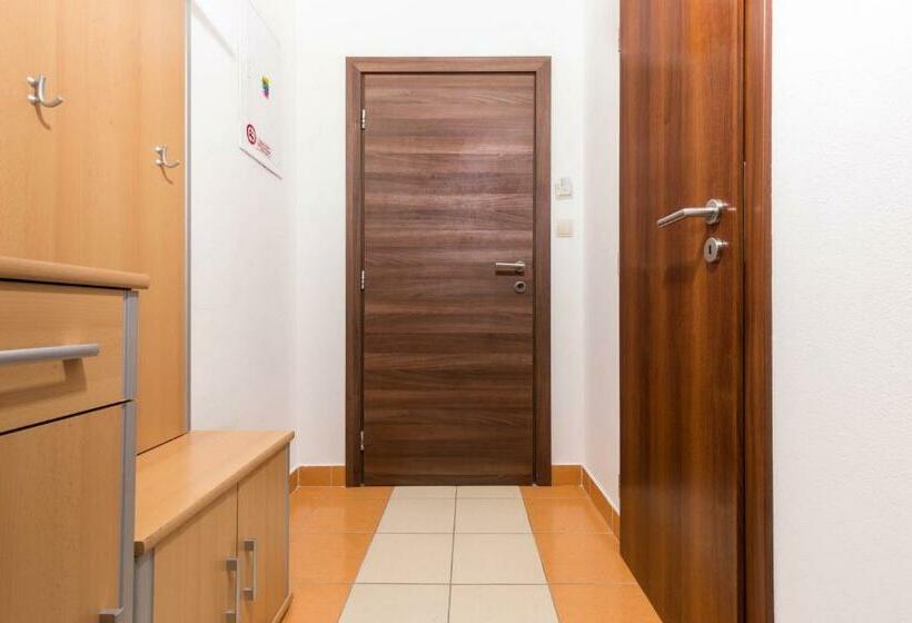 Apartment House Kamzík 9