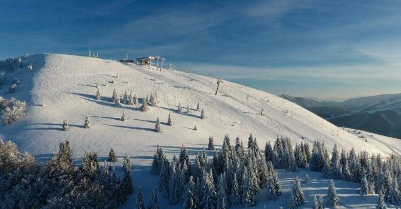 Apartment House Kamzík 9