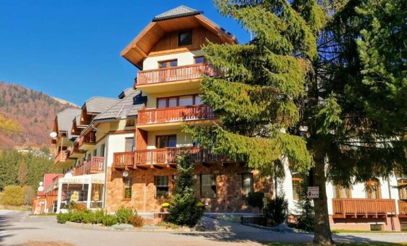 Apartment House Kamzík 9