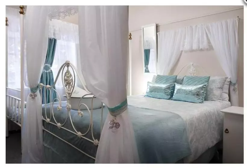 Aamiaismajoitus (B&B) Hillside Guest House