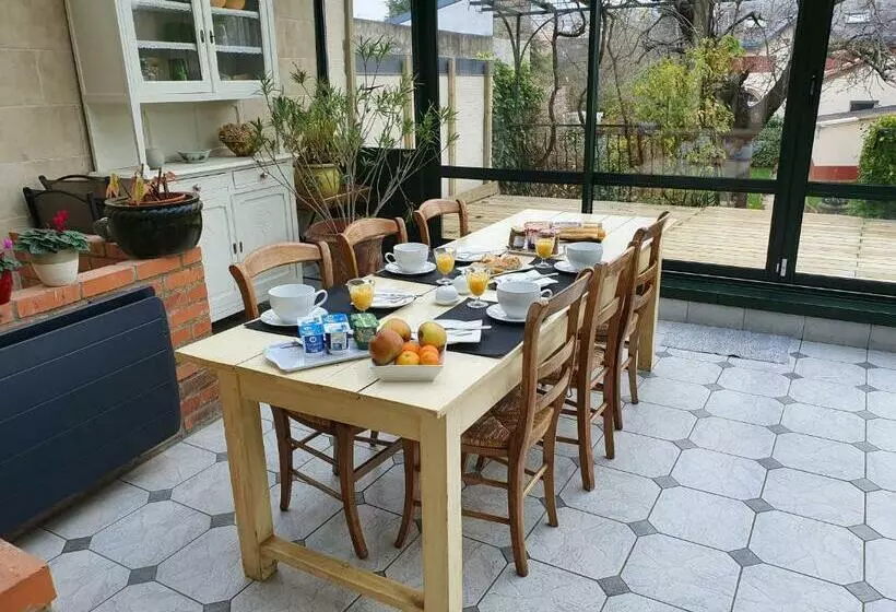تختخواب و صبحانه Libération Maison D Hotes
