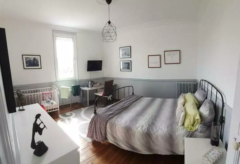 تختخواب و صبحانه Libération Maison D Hotes