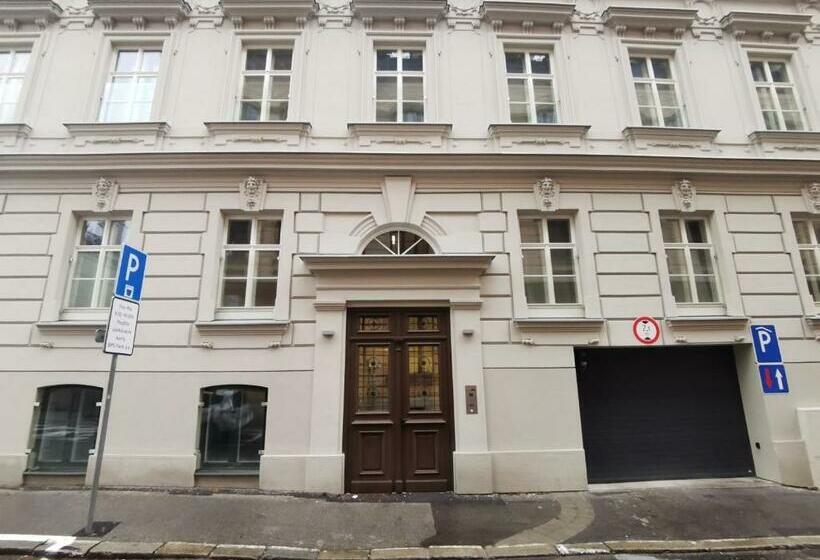 City Castle Apartments Free Parking