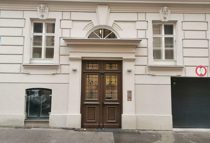 City Castle Apartments Free Parking