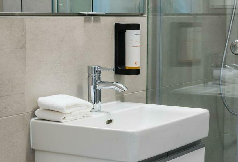 City Castle Apartments Free Parking