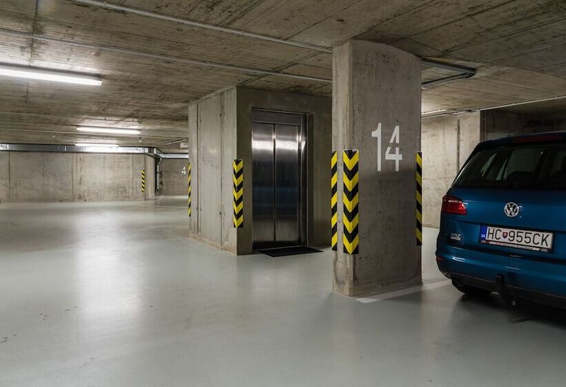 City Castle Apartments Free Parking