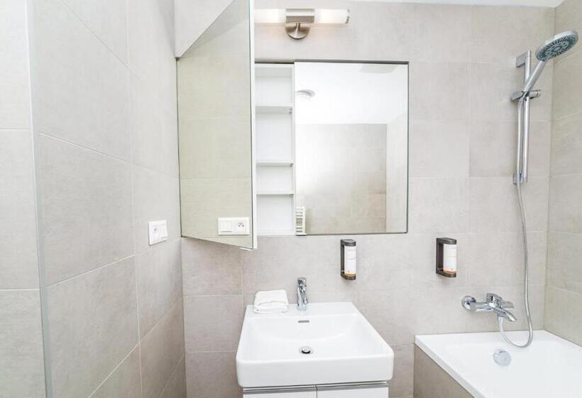 City Castle Apartments Free Parking