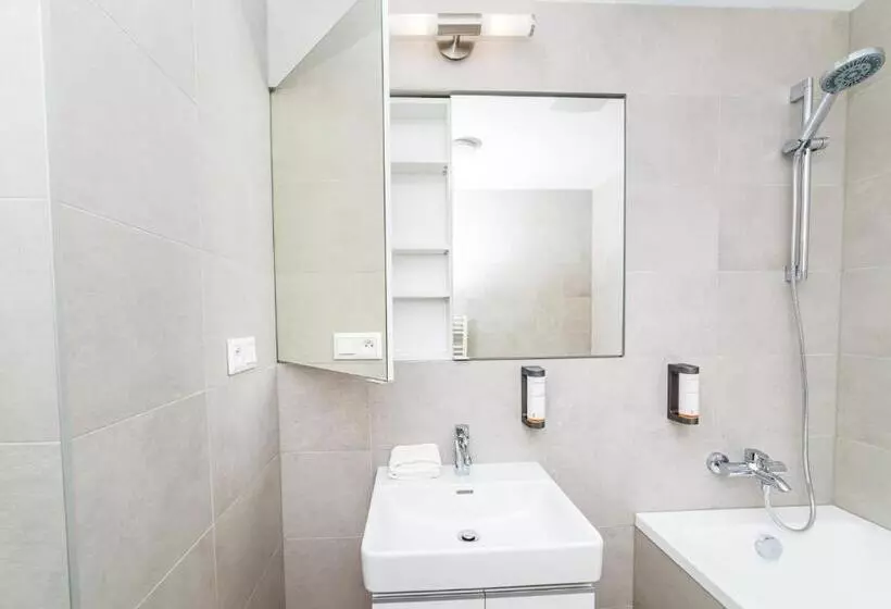 City Castle Apartments Free Parking