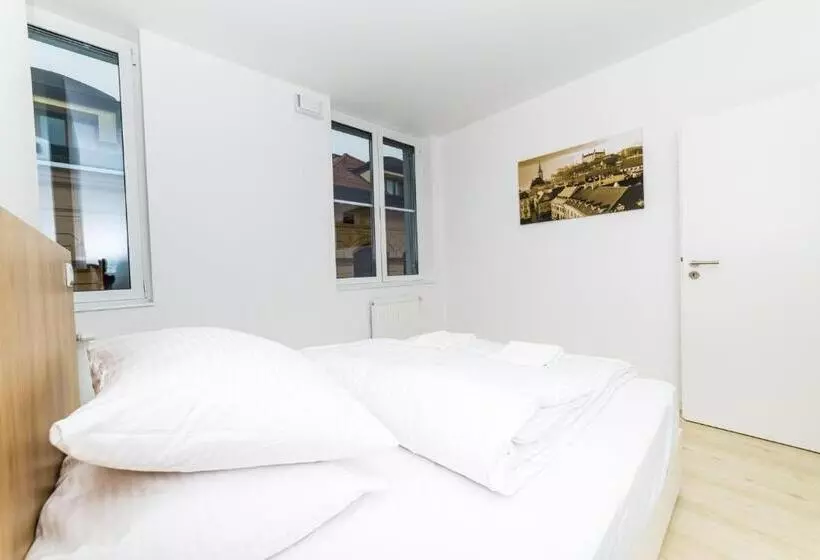 City Castle Apartments Free Parking