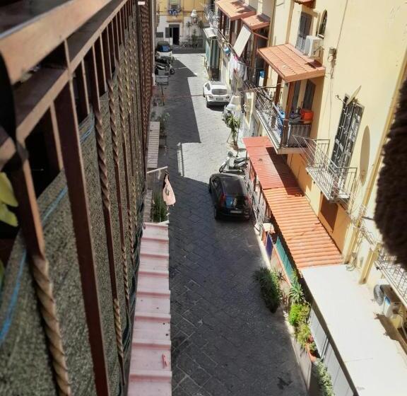 پانسیون Camera Rarisa Napoli Centro