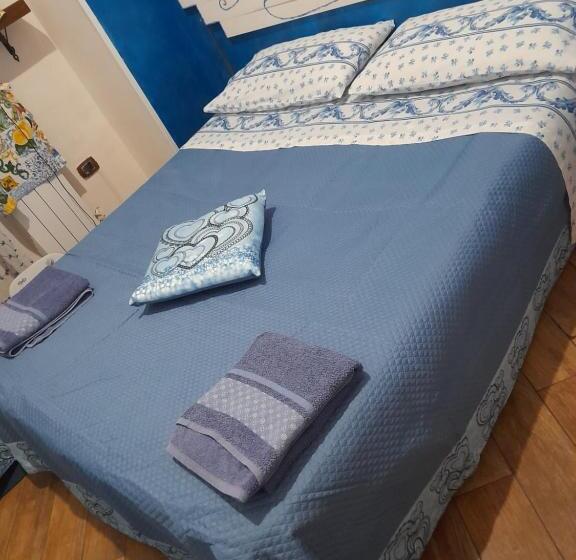 پانسیون Camera Rarisa Napoli Centro