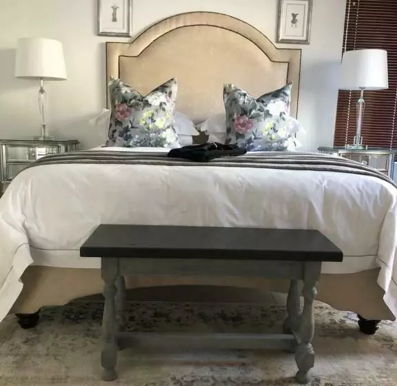 ペンション Fleur De Lis Guesthouse